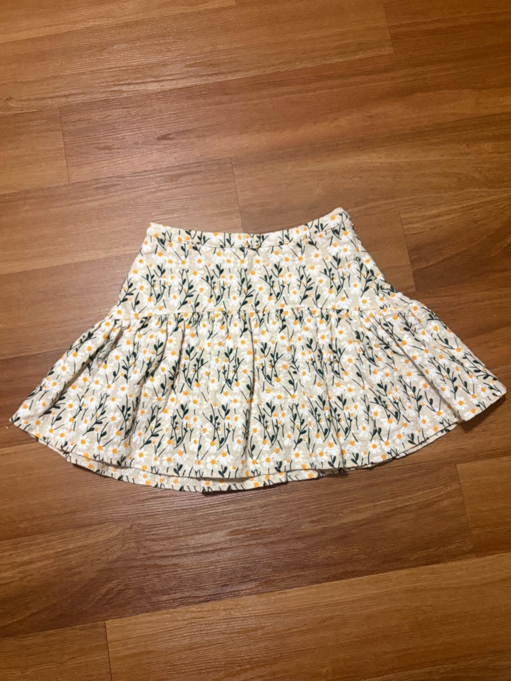 Avec Les Filles Cream Skirt with Yellow Floral Print Embroidered 17inch Like New
